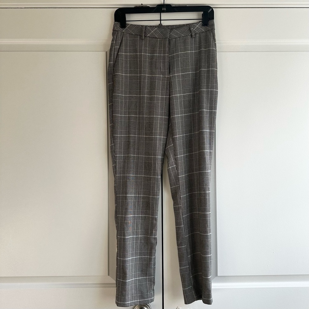 3/$25 ⭐️ H&M Classic Black, White and Blue Checkered Dress Pants